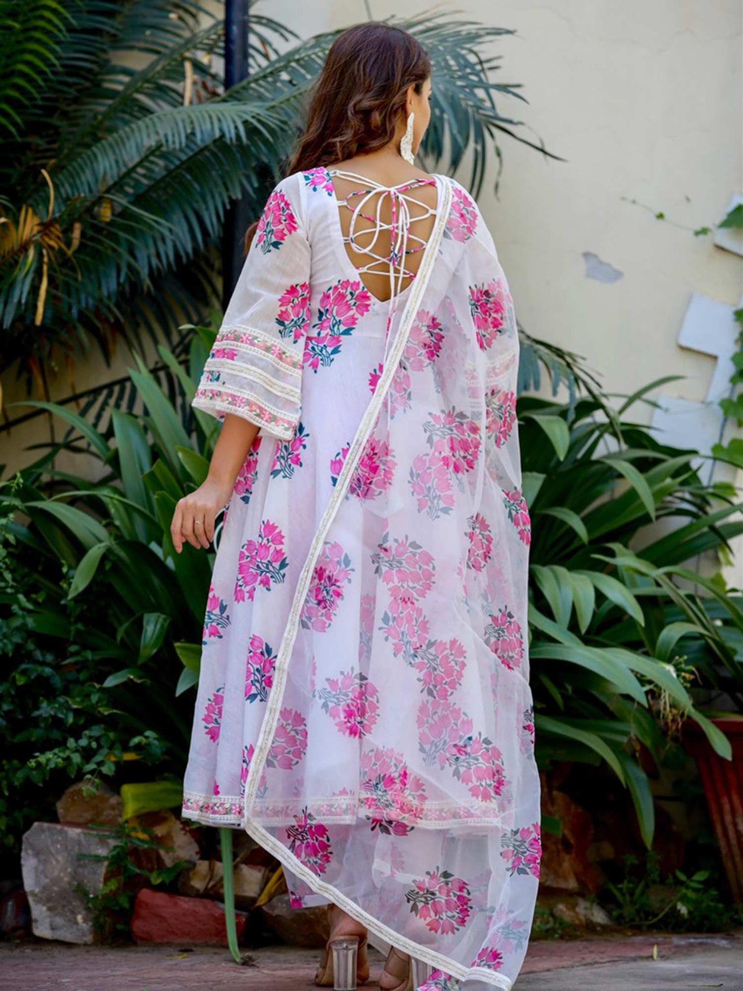 ONEWE INDIA Vedya Suit (Set of 3)