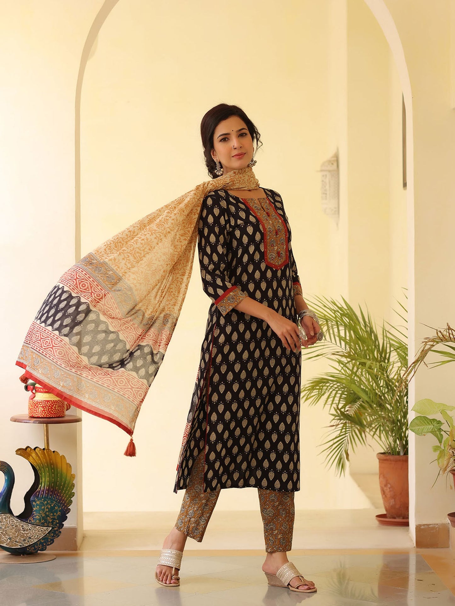 PIROH Womens Cotton Regular Print Straight Kurta Pant Dupatta Black (Set of 3)