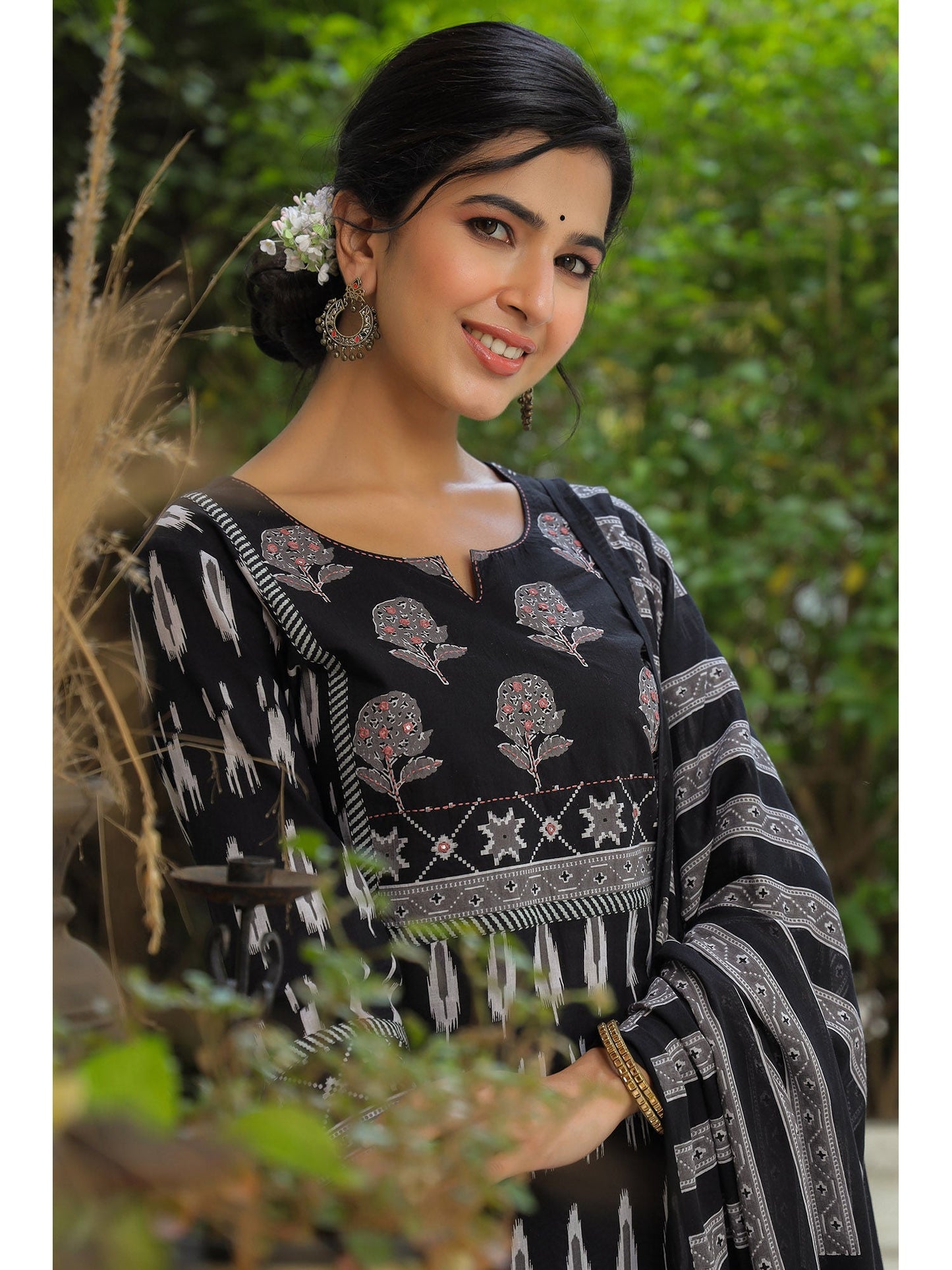 PIROH Womens Cotton Ikat Print Straight Kurta Pant Dupatta Black (Set of 3)