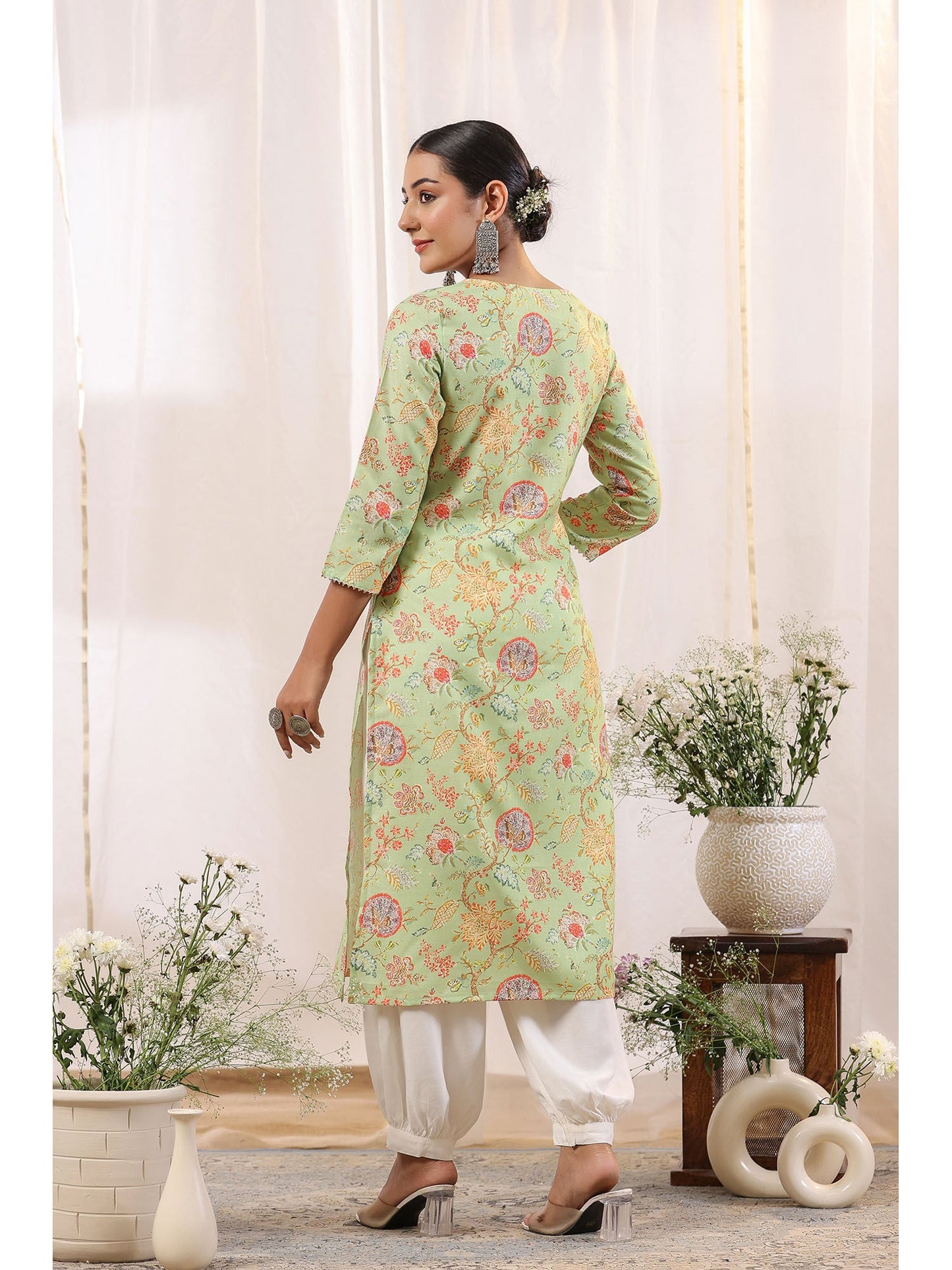 ISHIN Women's Green Floral Printed Gotta Patti Rayon Straight Kurta