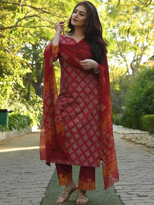 Mitera Maroon Floral Printed Kurta With Trousers & Dupatta