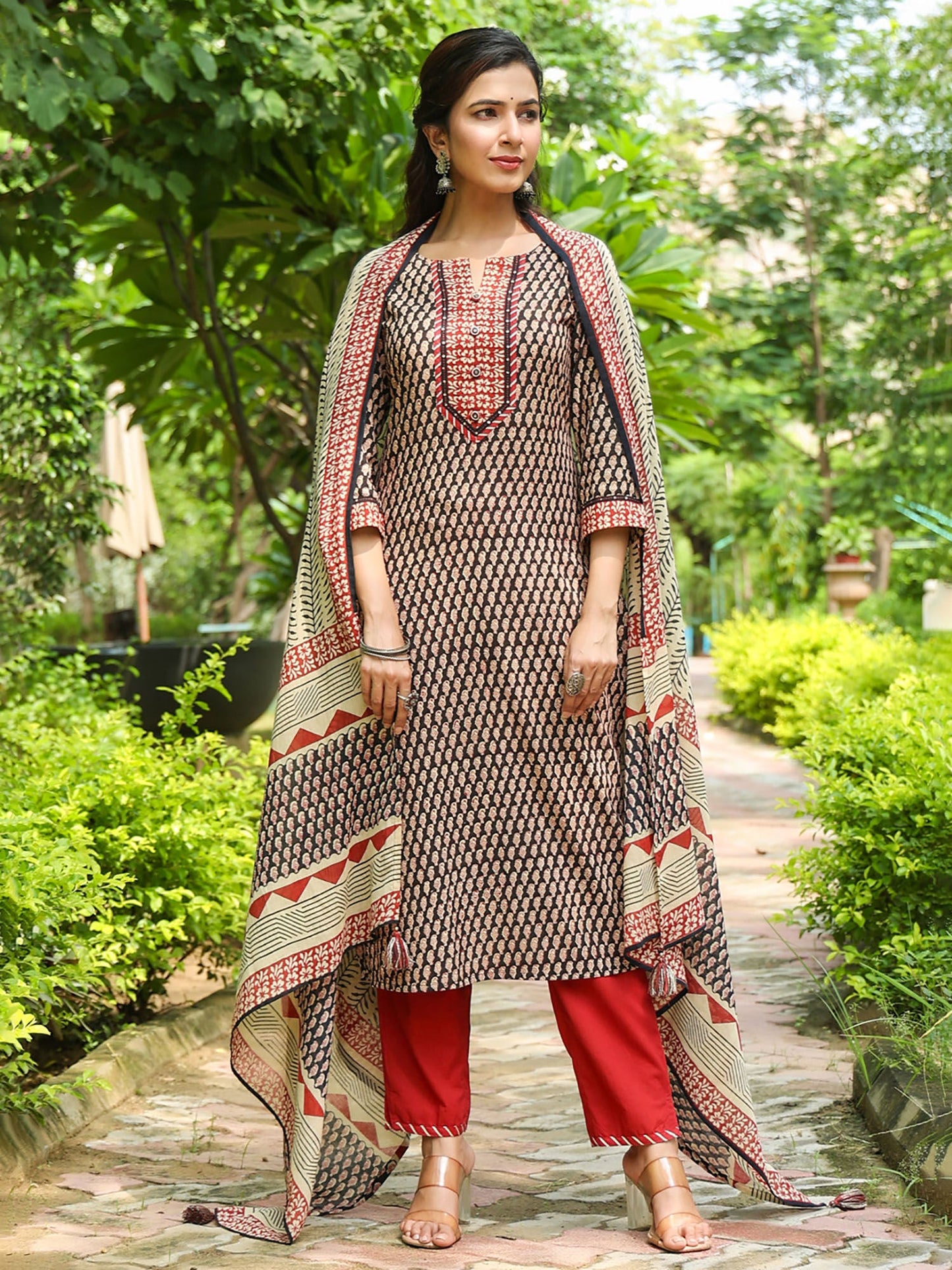 PIROH Womens Cotton Regular Print Straight Kurta Pant Dupatta Black (Set of 3)