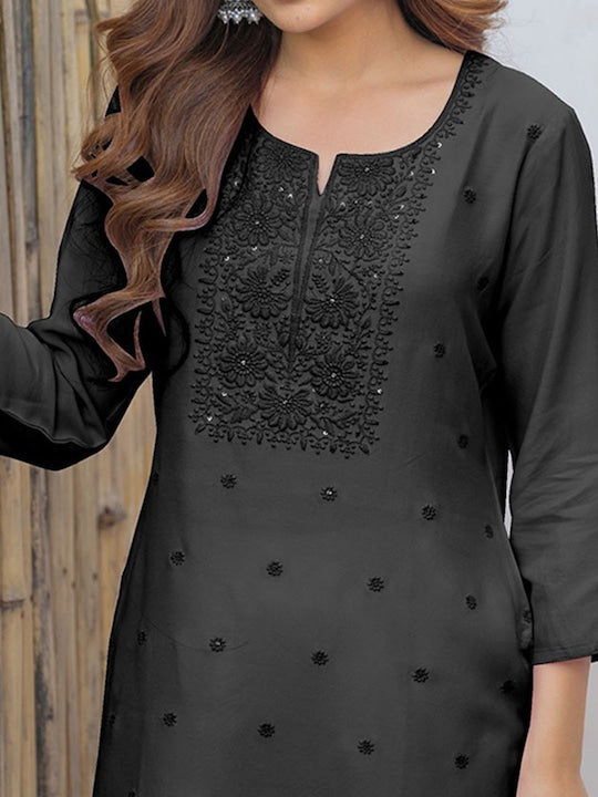 House of Pataudi Embroidered Straight Kurta