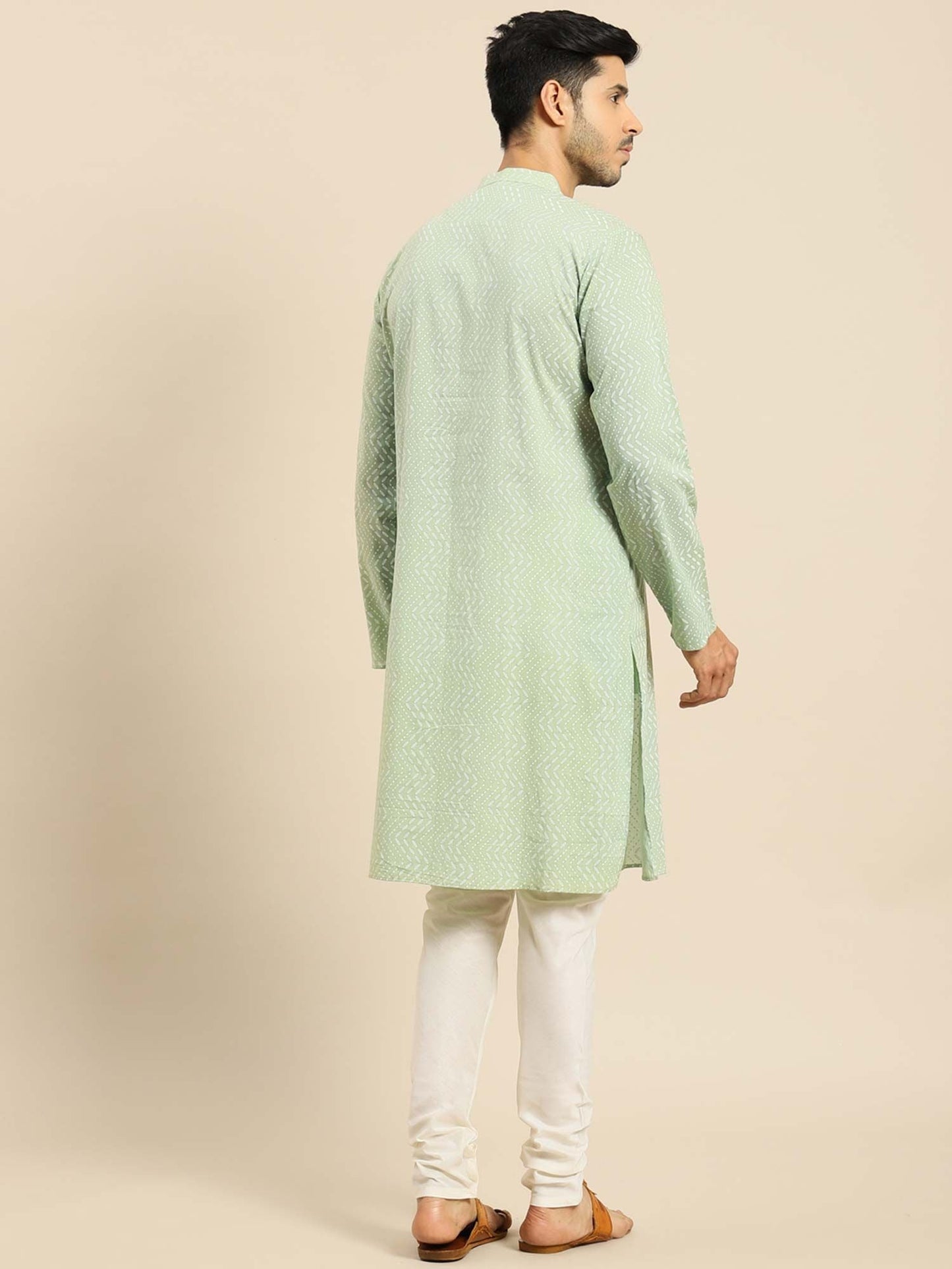 Amodh by Kisah Men Green Kurta (Set of 2)