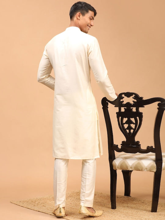 Vastramay Men Cream-Coloured Kurta with Pyjamas