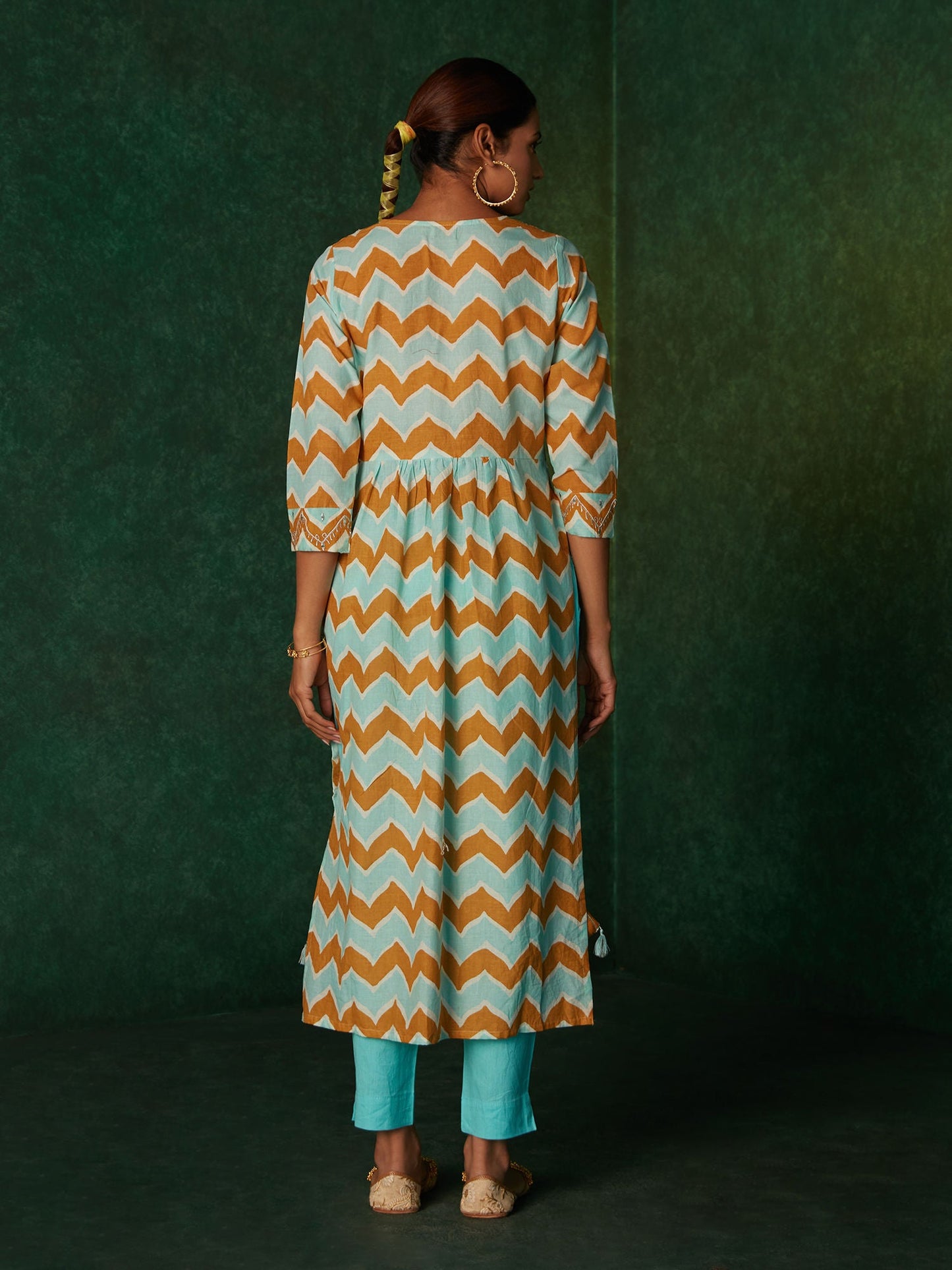 Likha Noor Light Lavender Mirror Embroidered Naira Cut Co-ord Set LIKSKD153 (Set of 2)