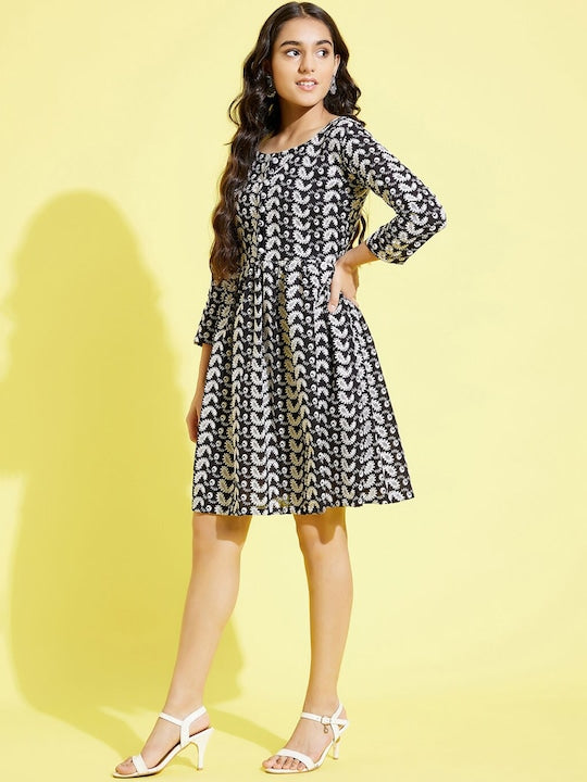 Vastramay Yuva Girls Black Floral Printed Ethnic Dresses