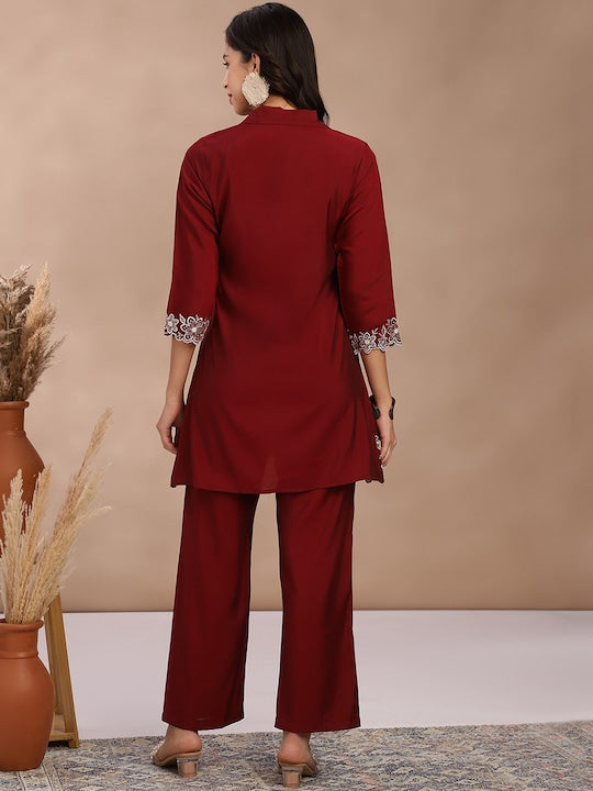 Fabmora Women Floral Embroidered Regular Thread Work Kurta with Trousers