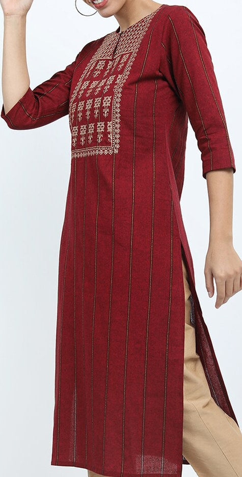 Vishudh Women Maroon Embroidered Yoke Design Straight Kurta