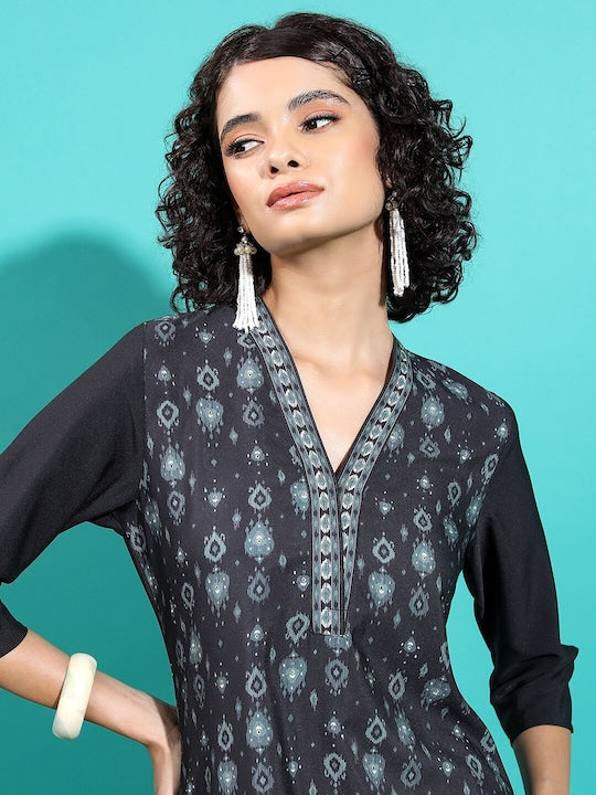 Vishudh Women Black Geometric Flared Sleeves Thread Work Kurta