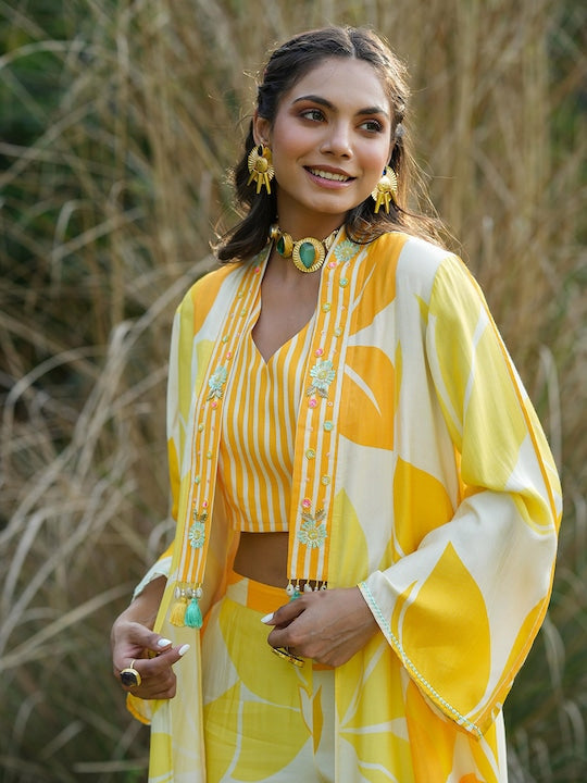 ScakhiI Floral Printed Top, Cape & Pants Co-Ords