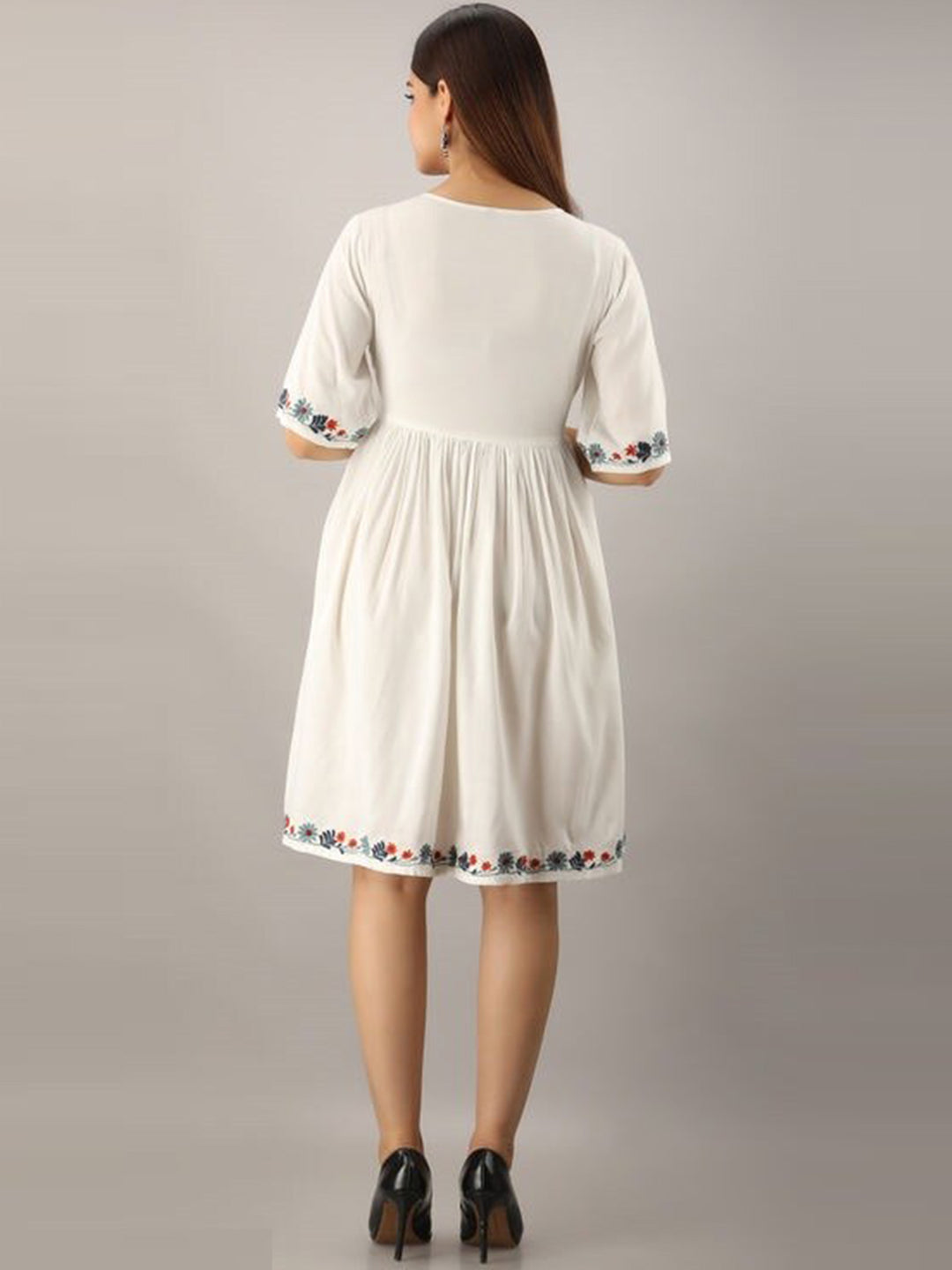 Sangria Women White Kurtas