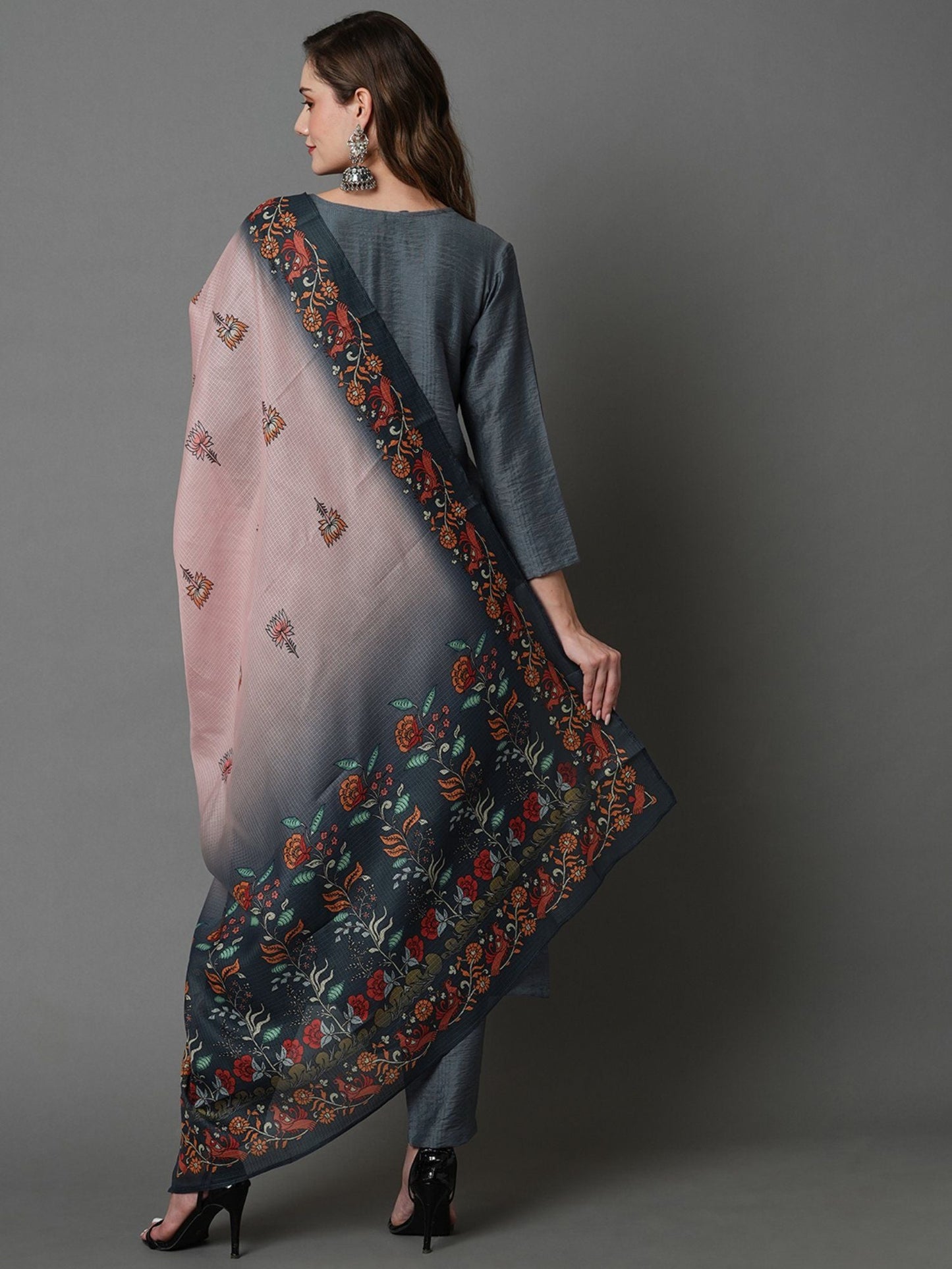 Heeposh Beautiful Embroidered Kurta with Handwork & Doriya Printed Dupatta (Set of 3)