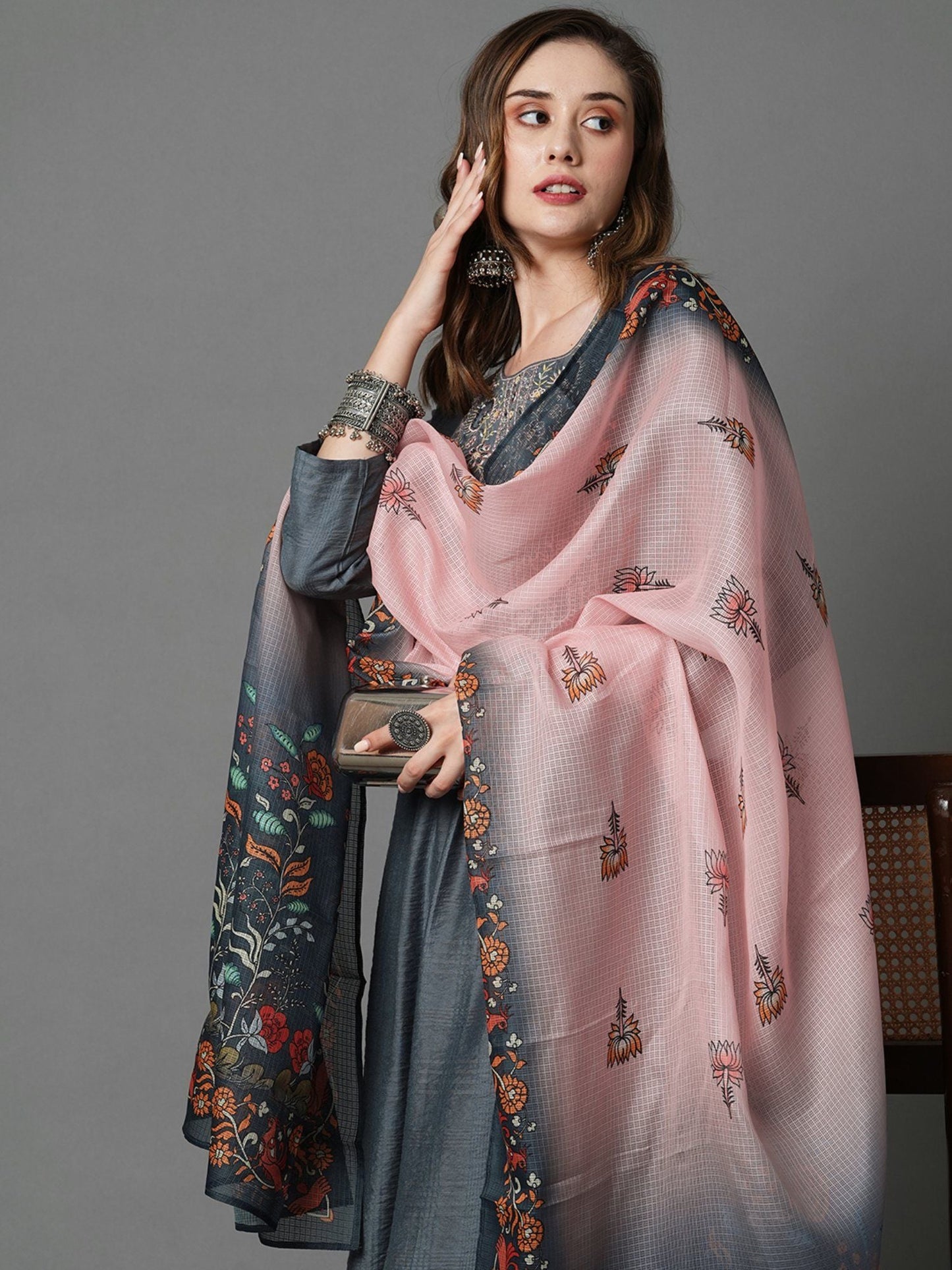 Heeposh Beautiful Embroidered Kurta with Handwork & Doriya Printed Dupatta (Set of 3)