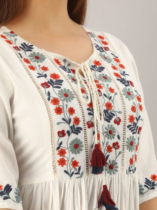 Sangria Women White Kurtas
