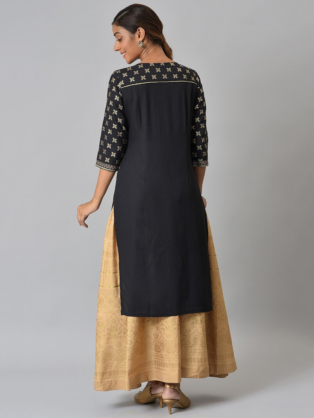 Aurelia Ethnic Motifs Printed Sequinned Straight Kurta