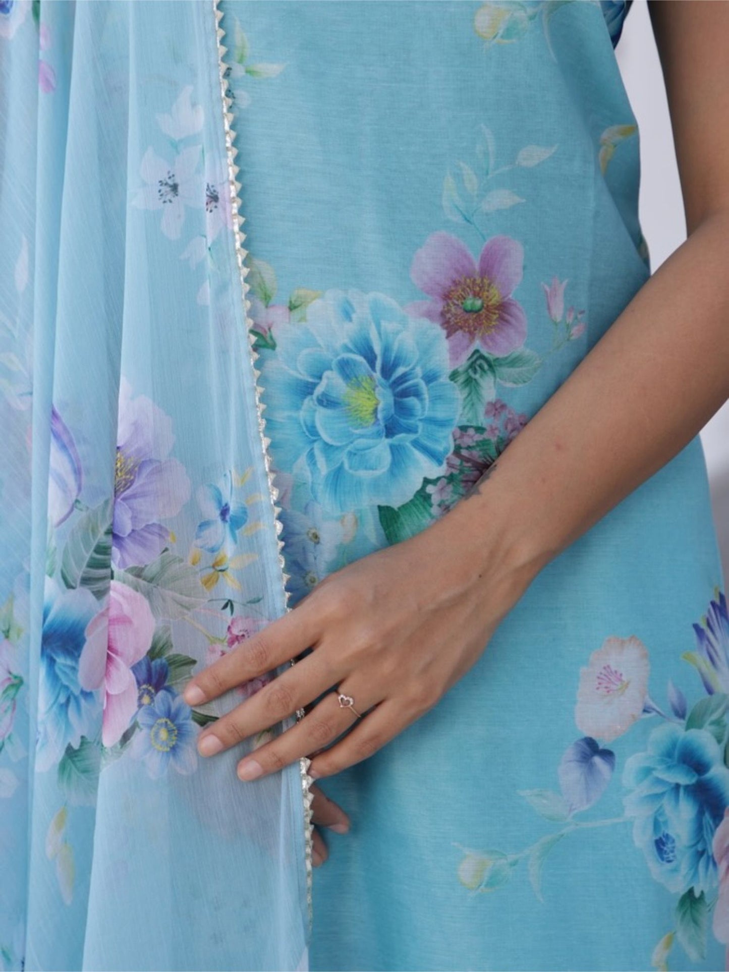 ONEWE INDIA Parul Suit (Set of 3)