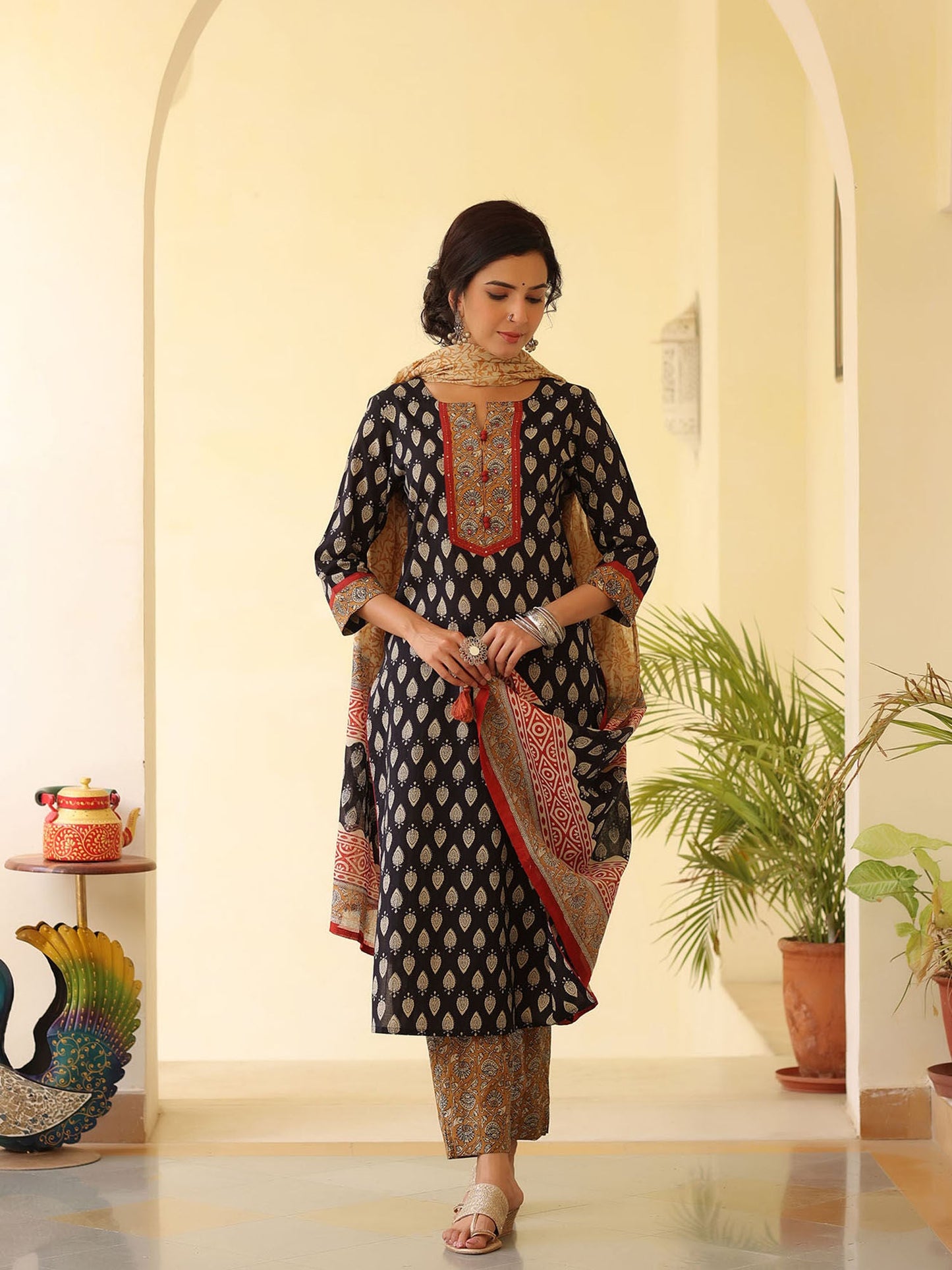 PIROH Womens Cotton Regular Print Straight Kurta Pant Dupatta Black (Set of 3)