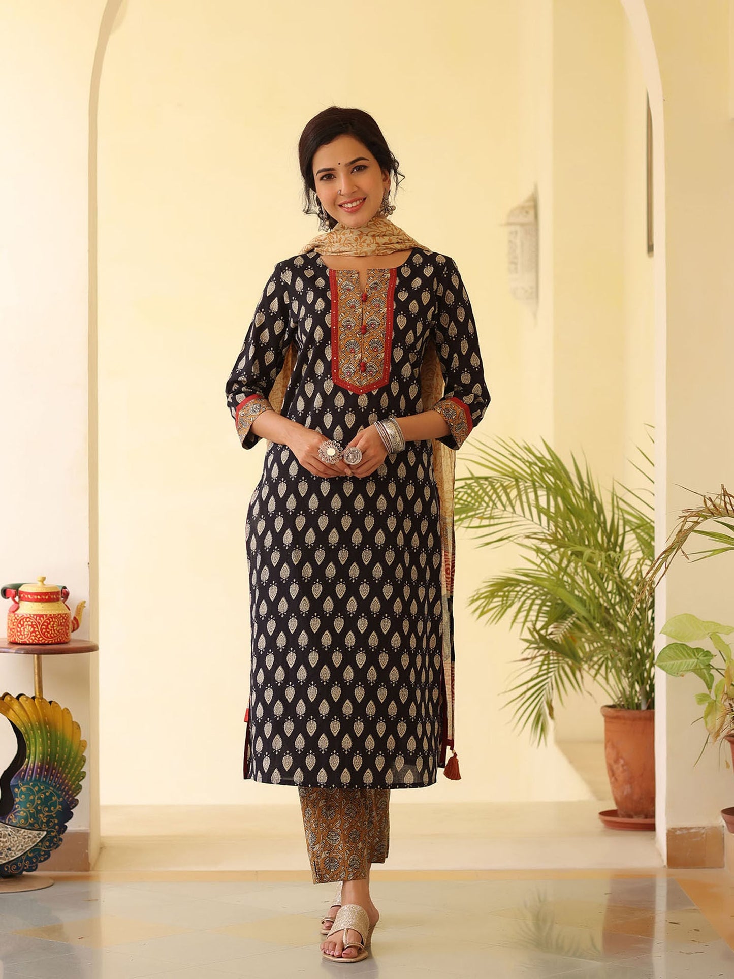 PIROH Womens Cotton Regular Print Straight Kurta Pant Dupatta Black (Set of 3)