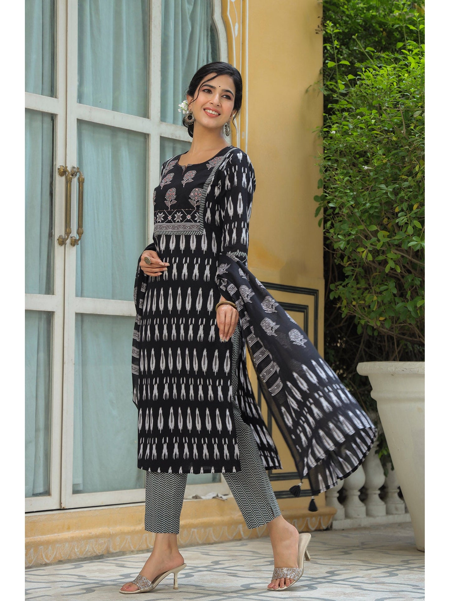 PIROH Womens Cotton Ikat Print Straight Kurta Pant Dupatta Black (Set of 3)