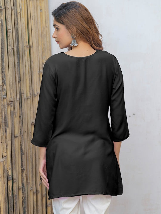 House of Pataudi Embroidered Straight Kurta