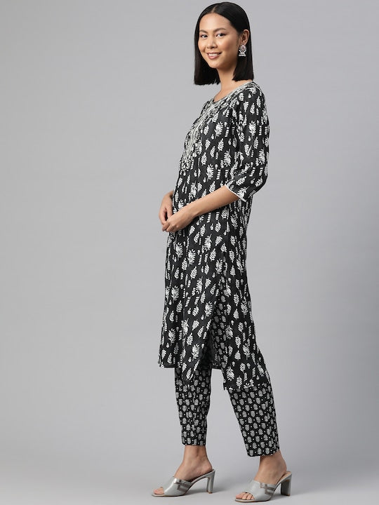 Readiprint Fashions Ethnic Motifs Printed Regular Sequinned Kurta with Trousers