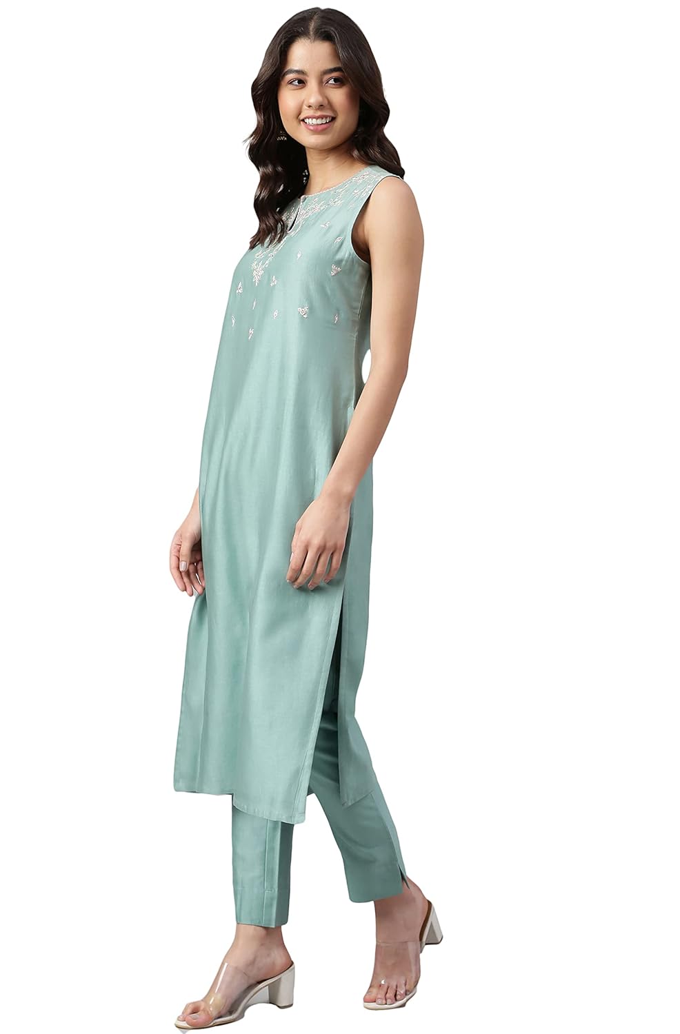 Janasya Women's Sea Green Chanderi Silk Yoke Embroidered Kurta with Pant