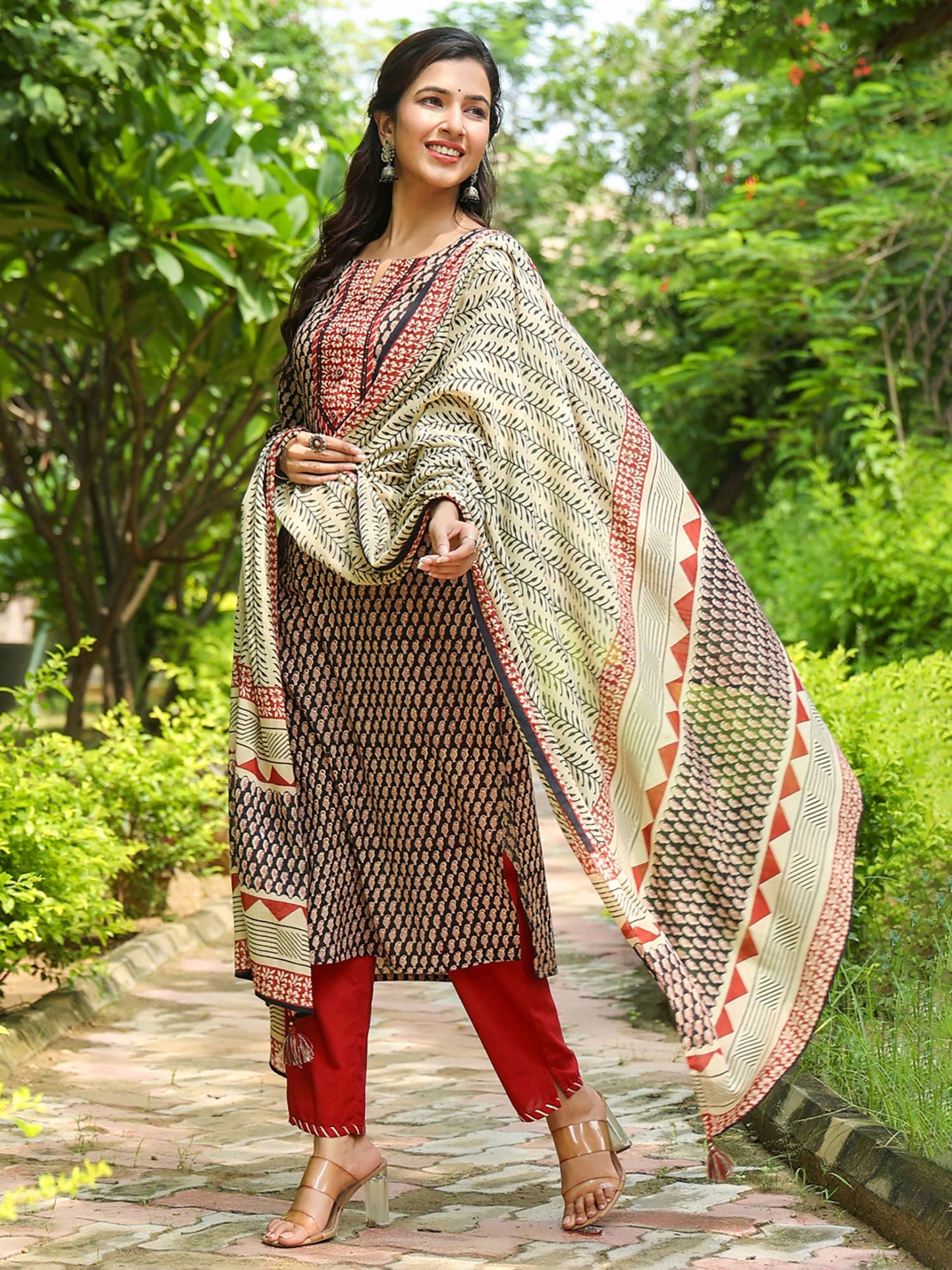 PIROH Womens Cotton Regular Print Straight Kurta Pant Dupatta Black (Set of 3)