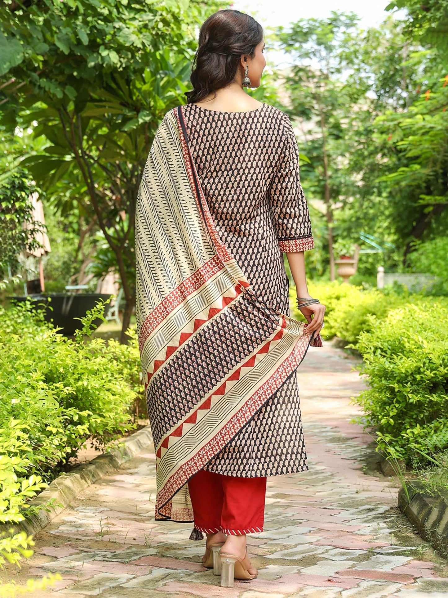 PIROH Womens Cotton Regular Print Straight Kurta Pant Dupatta Black (Set of 3)