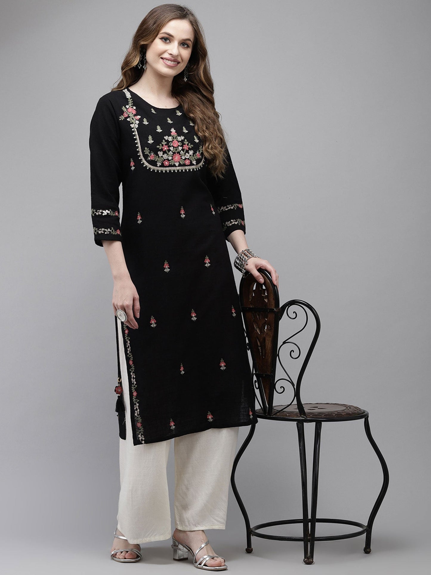 ISHIN womens Cotton Black Embroidered Straight Kurta