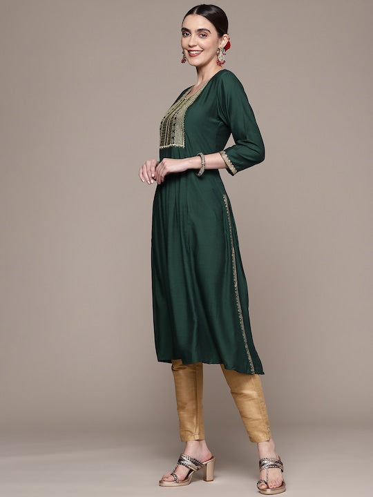 Anubhutee Women Yoke Design Zari Kurta