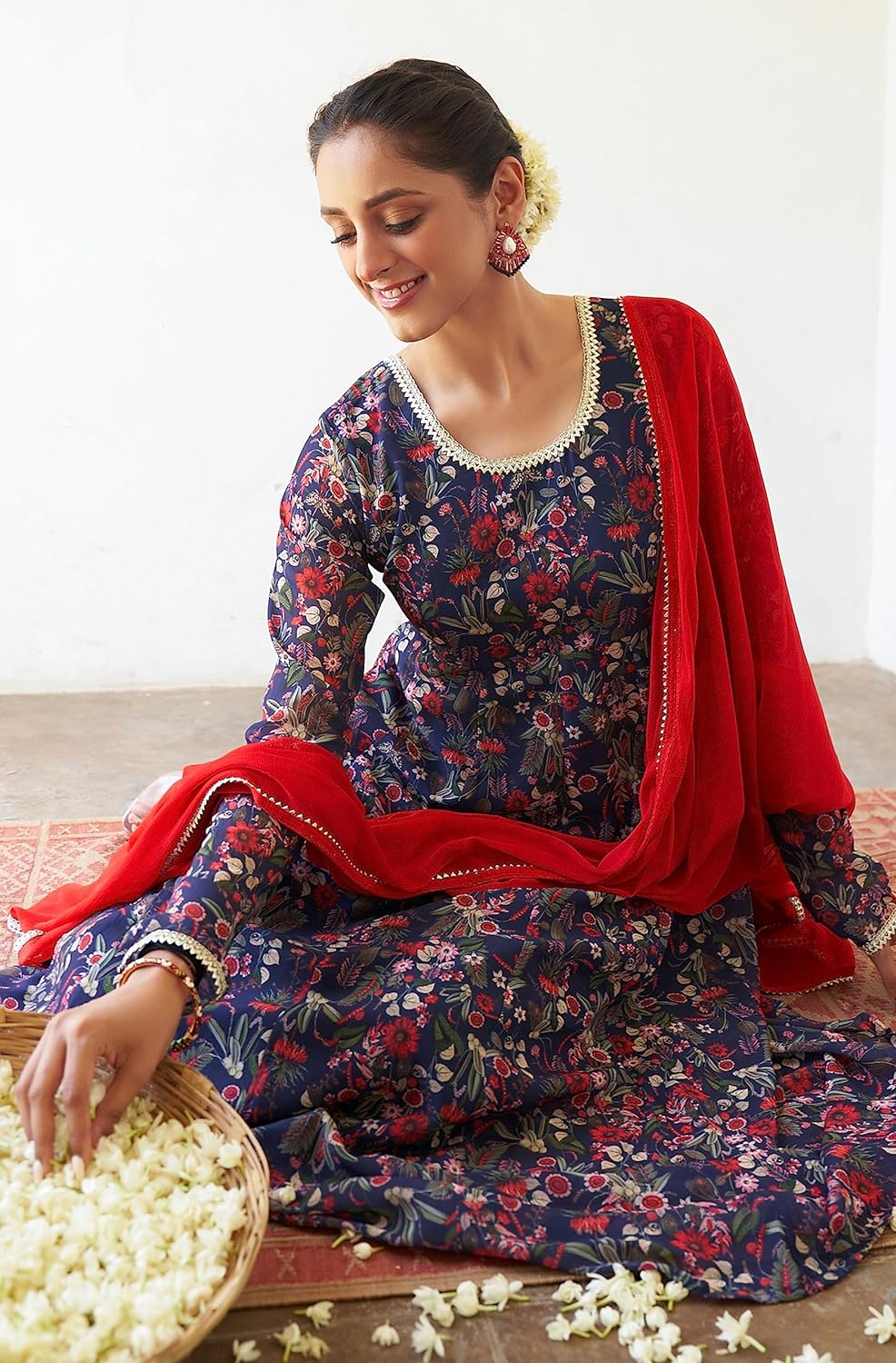 Janasya Women's Georgette Digital Floral Printed Embellished Kurta Set Navy Blue