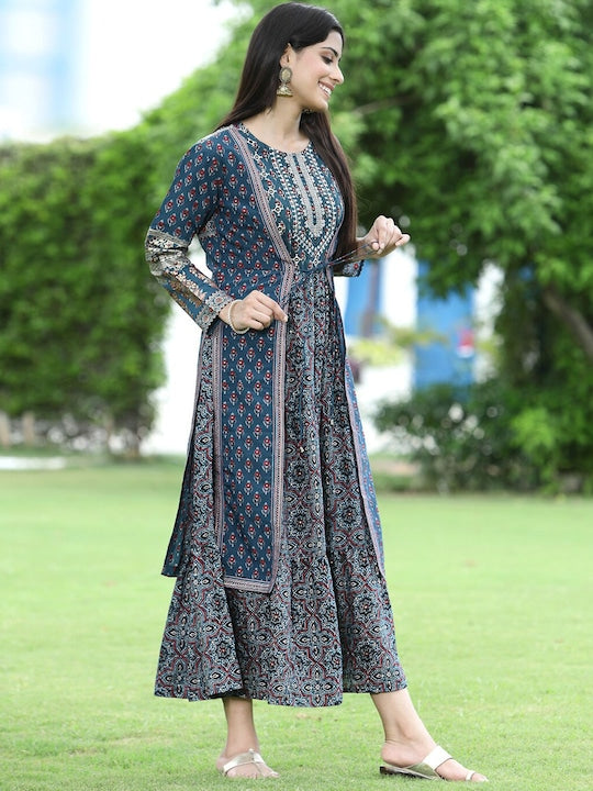 Juniper Women Teal Geometric Flared Sleeves Thread Work Chanderi Silk Kurta