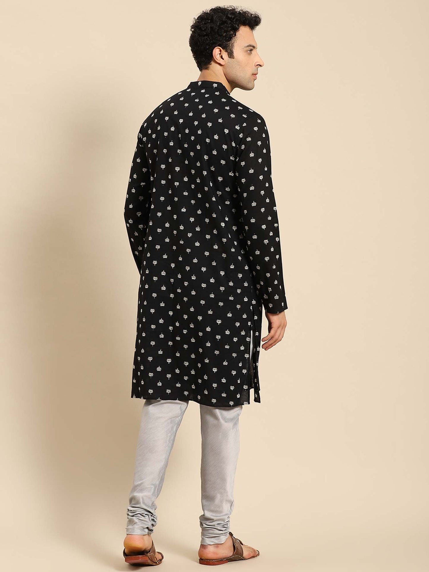 Amodh by Kisah Men Black Kurta (Set of 2)