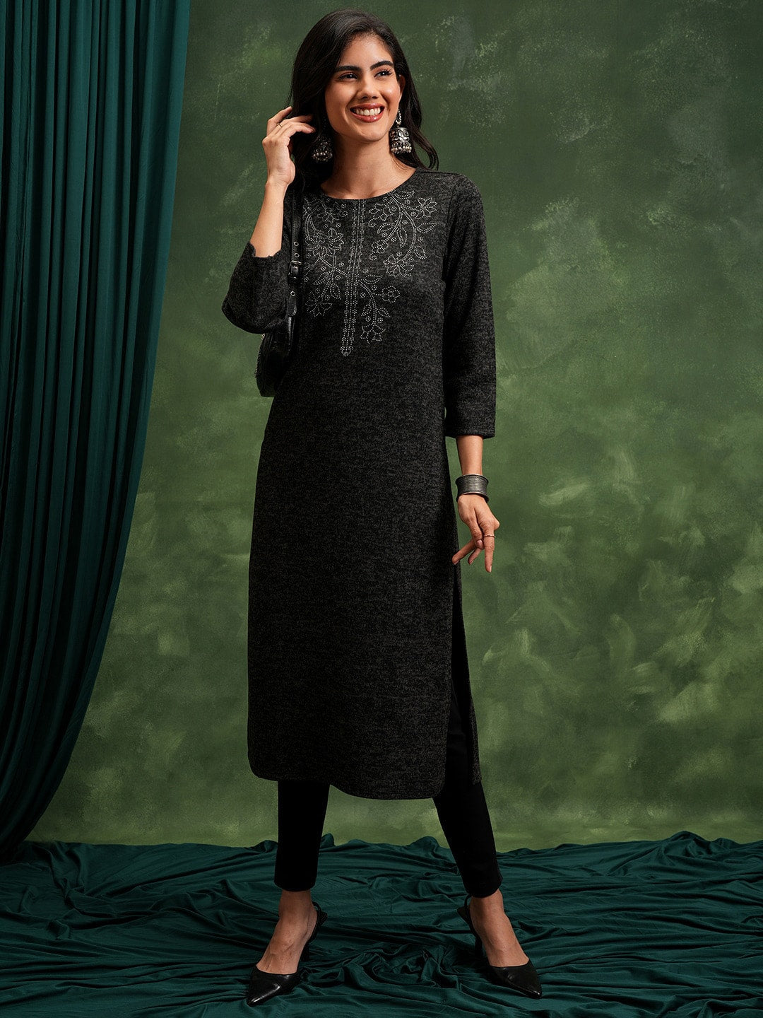 Vishudh Black Abstract Printed Beads & Stones Straight Kurta
