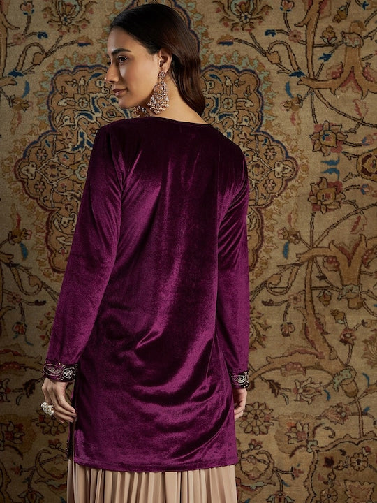 Shae by SASSAFRAS Women Burgundy Ethnic Motifs Velvet Kurta