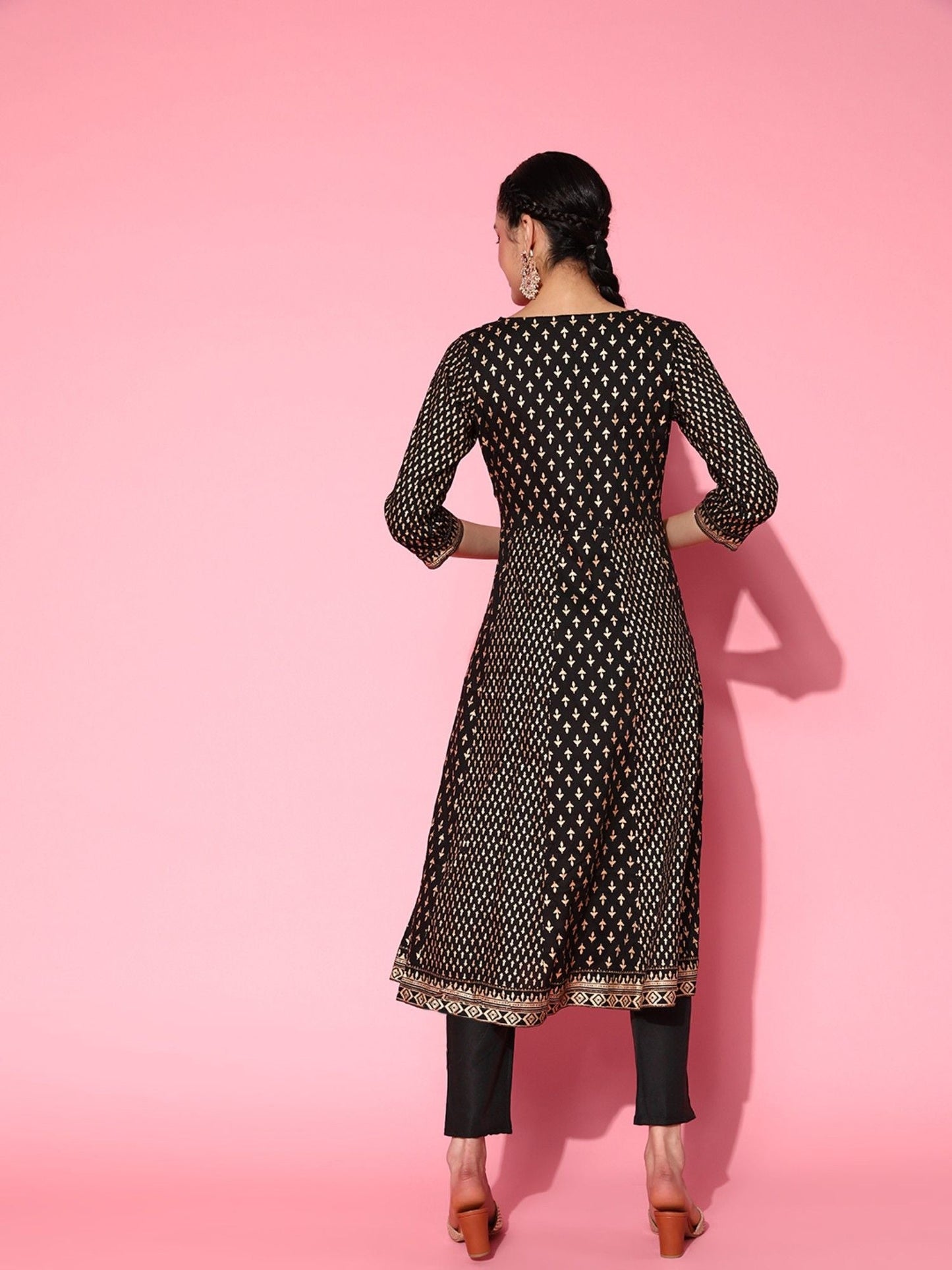 ISHIN Womens Black Embellished Anarkali Kurta