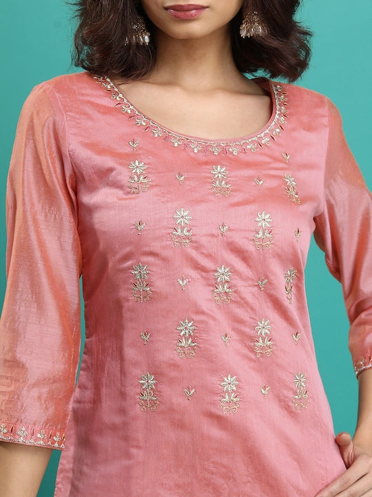 Vishudh Peach Floral Embroidered Straight Kurta