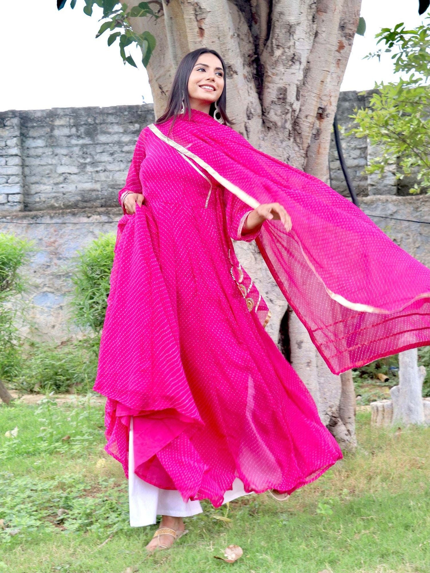 ONEWE INDIA Paakhi Mothra Anarkali Set (Set of 3) - Pink