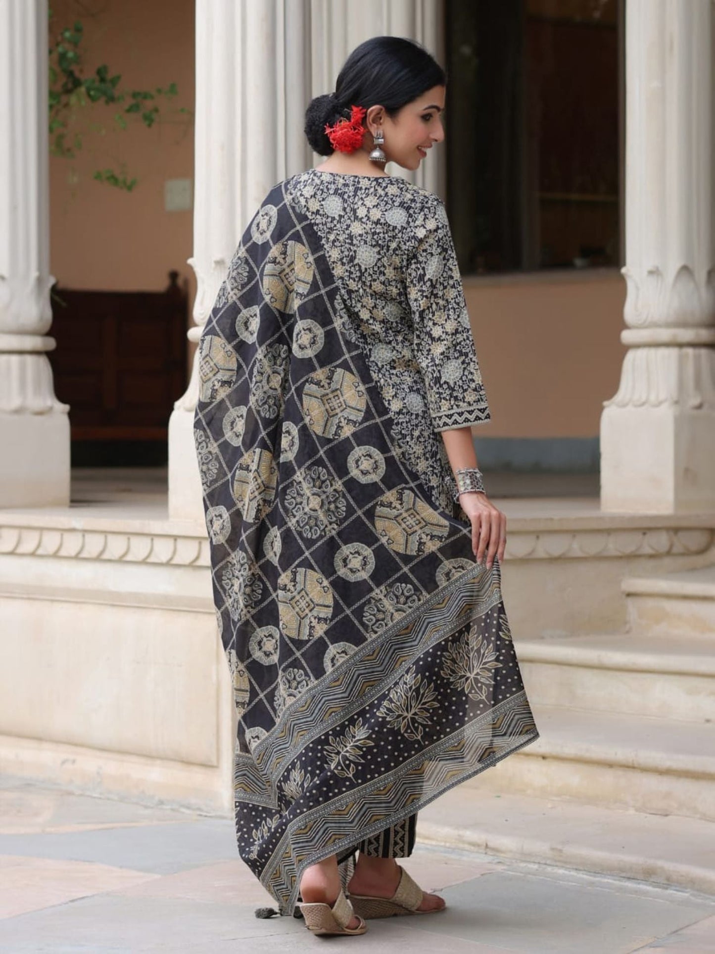 PIROH Womens Floral Print Kurta Pant Dupatta Set (Set of 3)