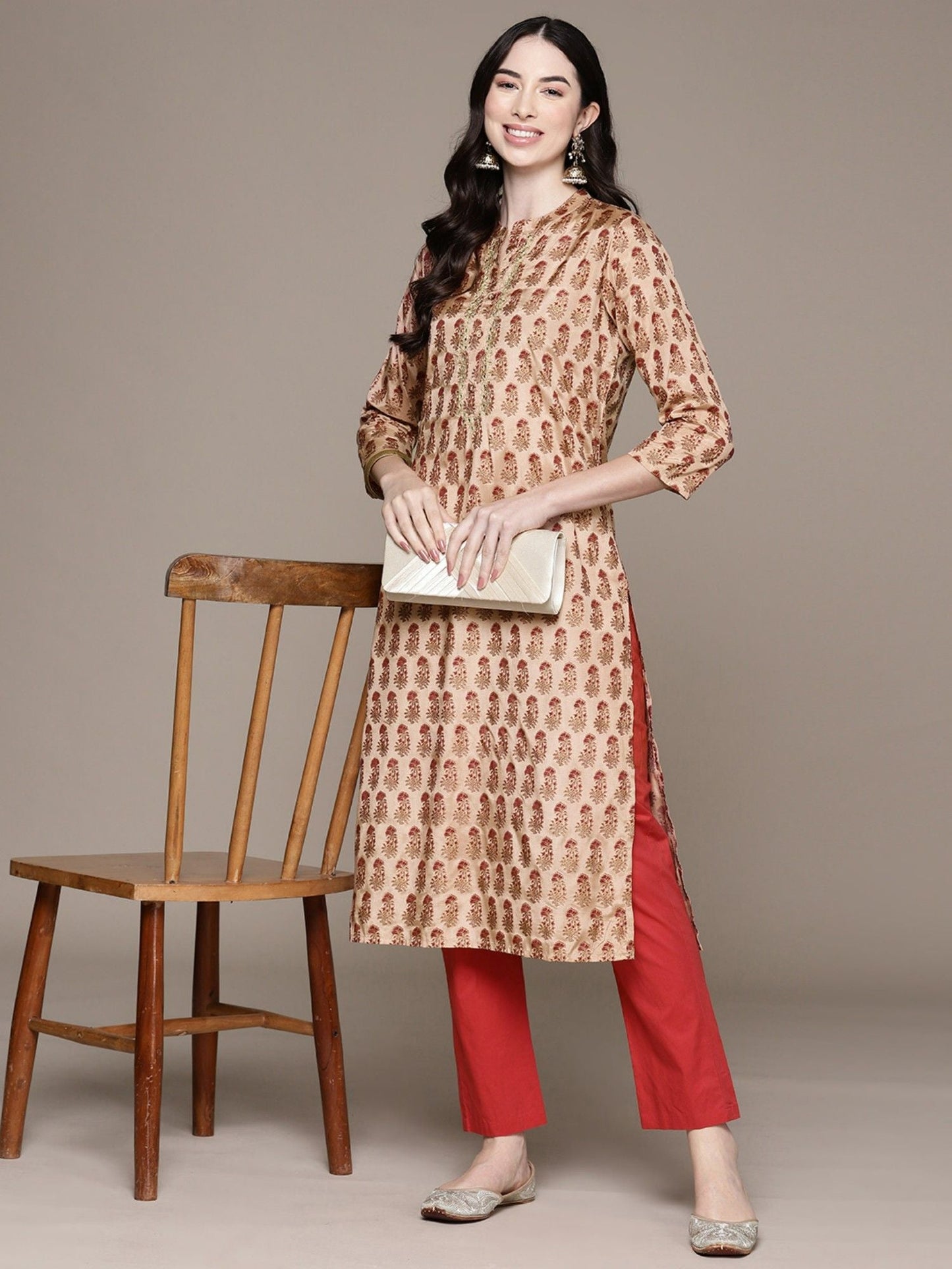 ISHIN Womens Blended Floral Beige Printed Straight Kurta
