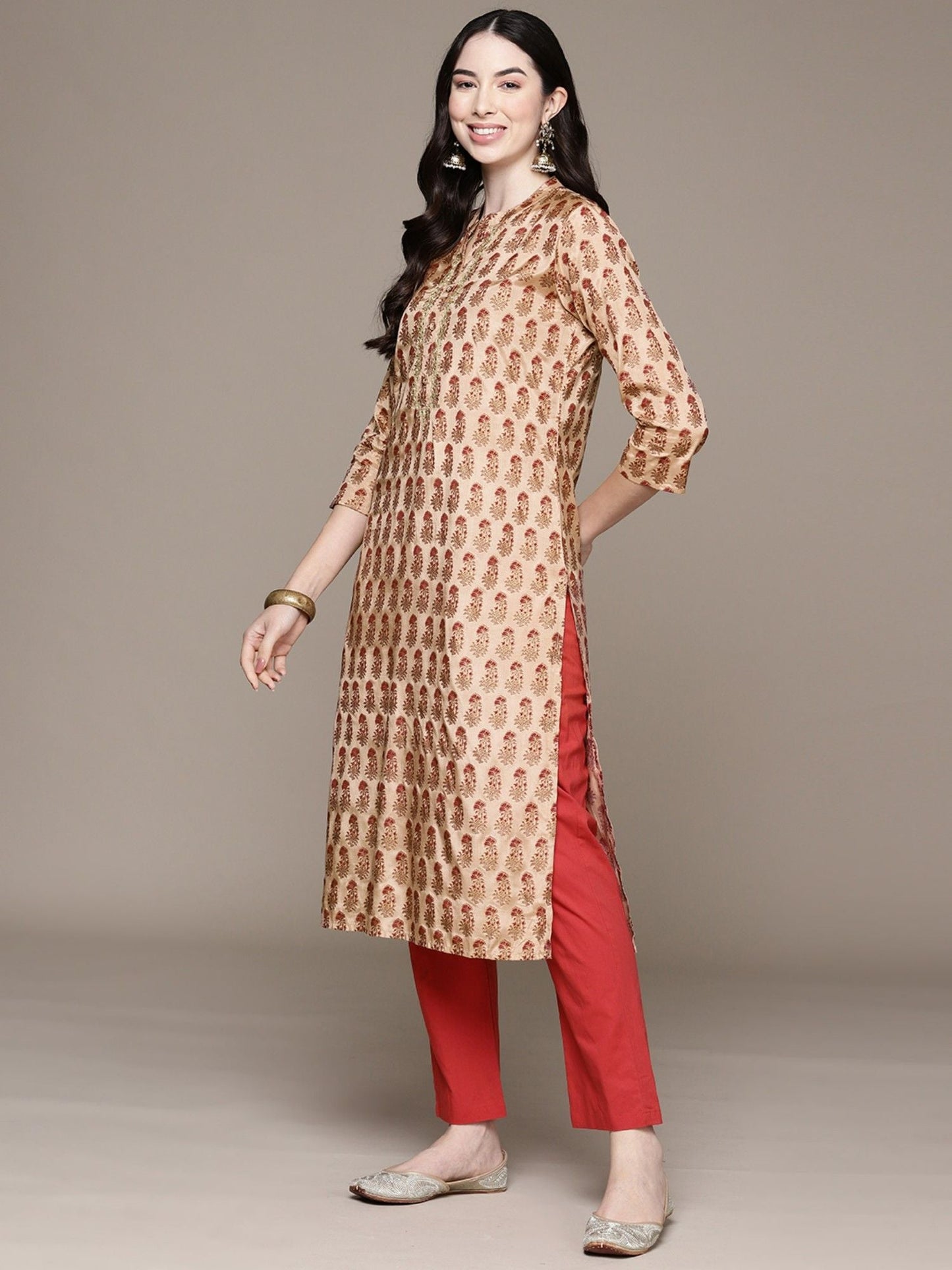 ISHIN Womens Blended Floral Beige Printed Straight Kurta