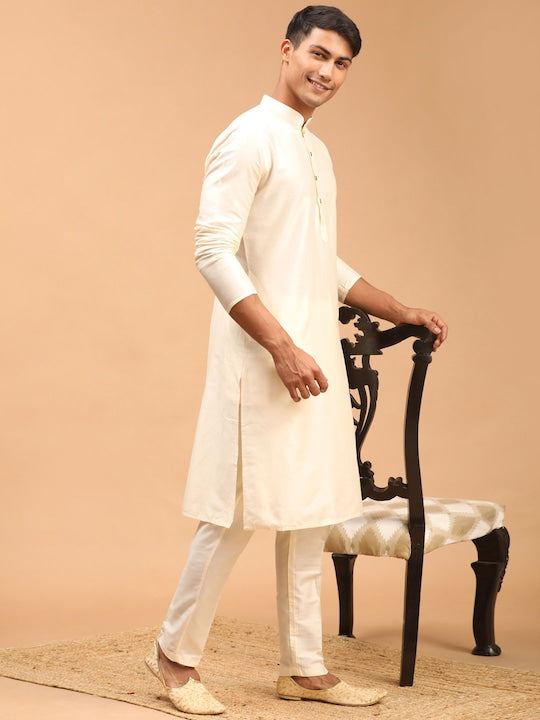 Vastramay Men Cream-Coloured Kurta with Pyjamas