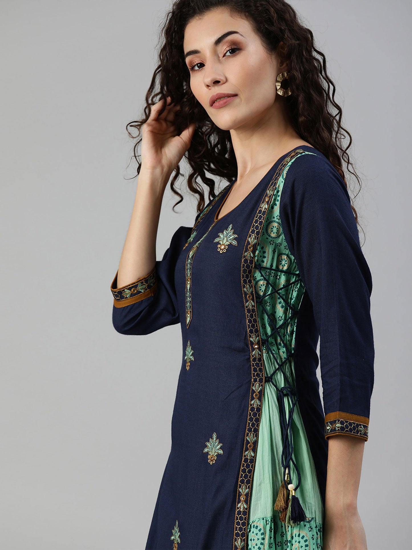 ISHIN Women Rayon Blue & Sea Green Embroidered Layered Kurta